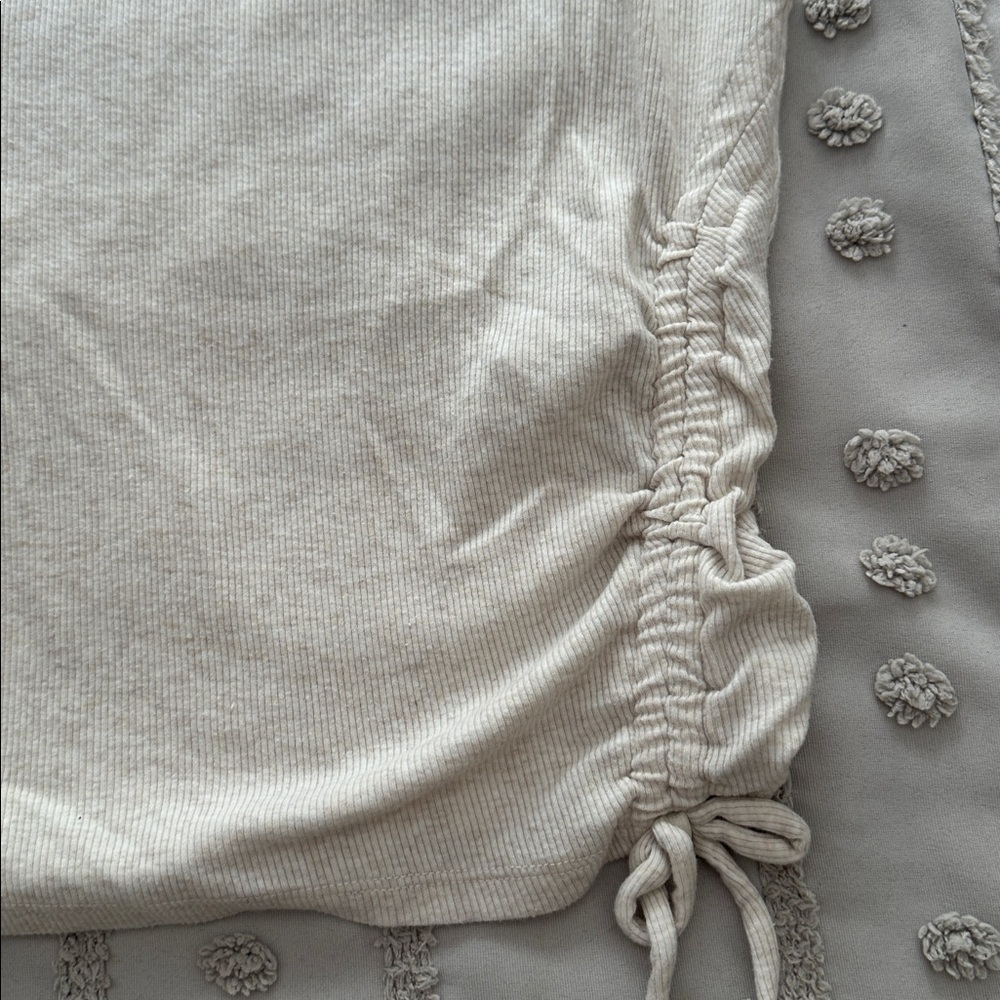 Cream Ruched Sleeveless Top - Picture 3 of 4
